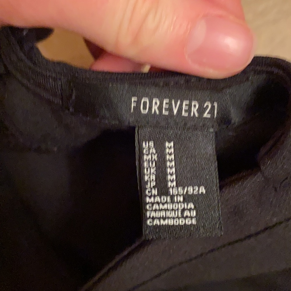 3 for $15! Forever21 Crop Top - Picture 2 of 4